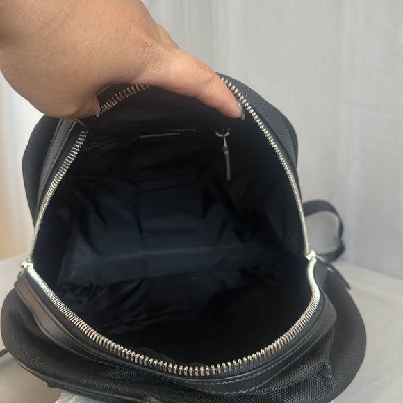 GUCCI Black Canvas Web Zip Techno Backpack - Picture 9 of 14